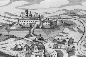 Eine Schwarz-Weiß-Zeichnung eines Schlosses in der Mitte eines Flusses, umgeben von Hügeln und einem bewölkten Himmel, mit dem Text "Bayerisches Schloss im Mittelalter" unten.