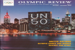 Ein Buch mit dem Titel "Olympische Revue Offizielle Veröffentlichung der Olympischen Bewegung" mit einer Stadtansicht auf dem Cover, die Gebäude, Lichter und Wasser zeigt und den Text "Vereinte Nationen Olympische Spiele und Frauen Wissenschaft und Sport" anzeigt.